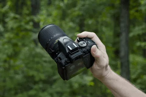 دوربین عکاسی Nikon مدل D5300 با لنز 18-140 میلی متر