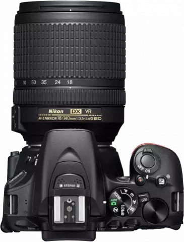 دوربین عکاسی Nikon مدل D5600 با لنز 18-140 میلی متر