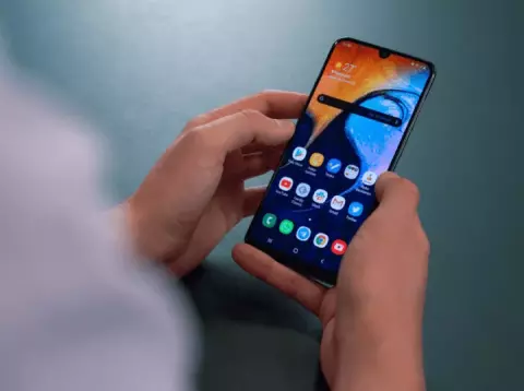 گوشی موبایل 128 گیگابایت Samsung مدل Galaxy A50