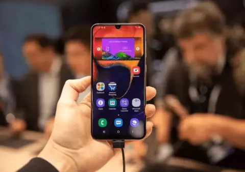 گوشی موبایل 128 گیگابایت Samsung مدل Galaxy A50