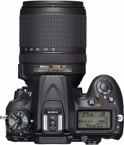 دوربین عکاسی Nikon مدل D7200 با لنز 18-140 میلی متر