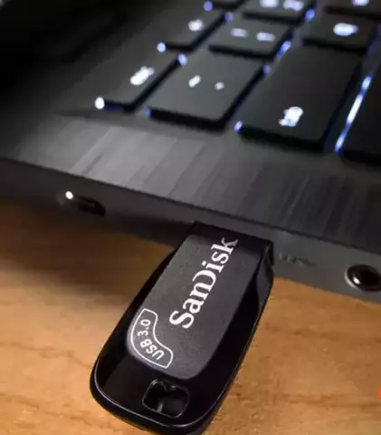 فلش مموری 32 گیگابایت Sandisk مدل  Ultra Shift