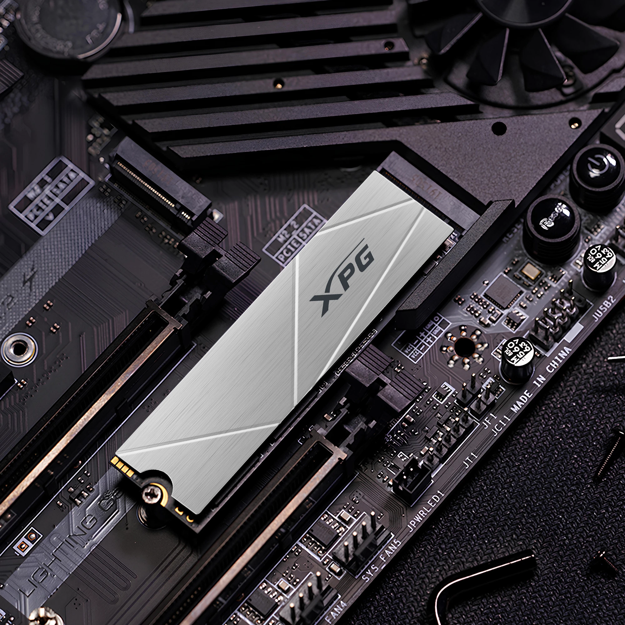 حافظه SSD اینترنال 2 ترابایت Adata مدل XPG GAMMIX S60 AGAMMIXS60-2T-CS M.2‌