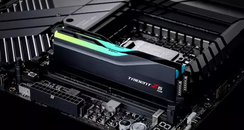 رم کامپیوتر 32 گیگابایت G.Skill مدل  Trident Z 5 RGB