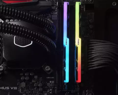 رم کامپیوتر 32 گیگابایت DDR4 دو کاناله 3600 مگاهرتز G.Skill مدل TRIDENT Z RGB F4-3600C18D-32GTZR