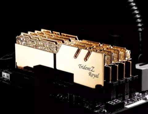 رم کامپیوتر 32 گیگابایت G.Skill مدل TRIDENT Z ROYAL F4-3200C16D-32GTRG