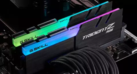 رم کامپیوتر 32 گیگابایت G.Skill مدل TRIDENTZ RGB F4-3000C16D-32GTZR