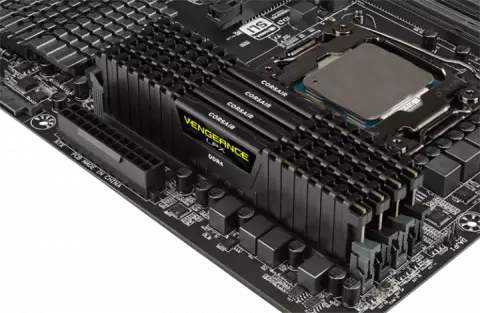 رم 16گیگابایت DDR4 مارک Corsair مدل CMK16GX4M1A2400C14