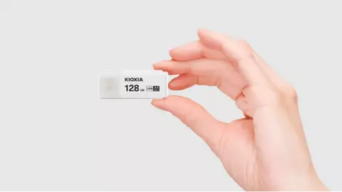فلش مموری 128 گیگابایت KIOXIA مدل U301