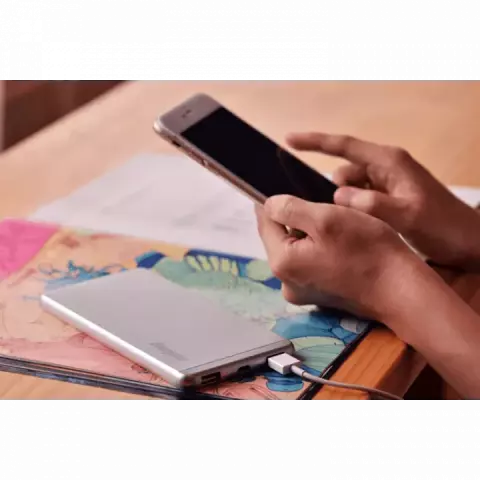 پاور بانک 10000میلی آمپر ساعت Energizer مدل UE10010
