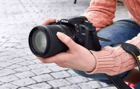 دوربین عکاسی Nikon مدل D7500 با لنز 18-140 میلی متر