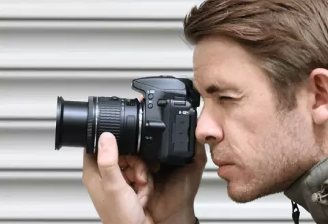 دوربین عکاسی Nikon مدل D5600 با لنز 18-55 میلی متر