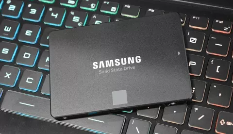 حافظه SSD اینترنال 500گیگابایت Samsung مدل 860 EVO