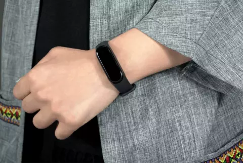 مچ بند هوشمند  Xiaomi مدل  MI BAND 4