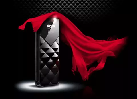 فلش مموری 64 گیگابایت Silicon Power مدل BLAZE B03