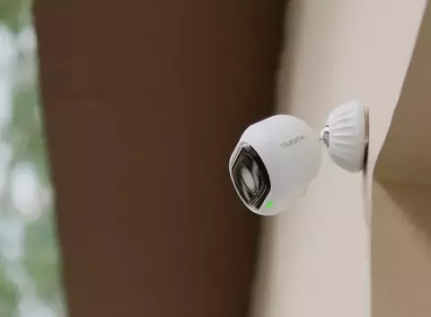 دوربین مداربسته تحت شبکه بی سیم BLURAMS مدل OUTDOOR PRO-A21C