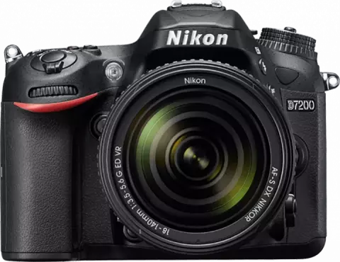 دوربین عکاسی Nikon مدل D7200 با لنز 18-140 میلی متر