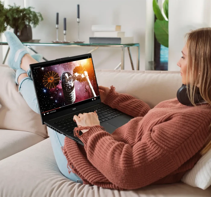 لپ تاپ 15.6 اینچ Asus مدل Vivobook Pro 15 OLED Q543MJ-U93050 (Ultra9 185H-24GB-2TB SSD-RTX 3050-FHD-Backlight)