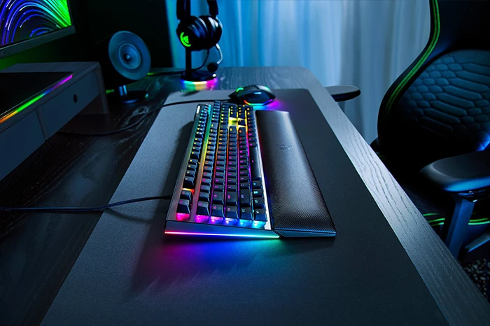 کیبورد سیمی مکانیکال گیمینگ Razer مدل BlackWidow V4 سوییچ سبز