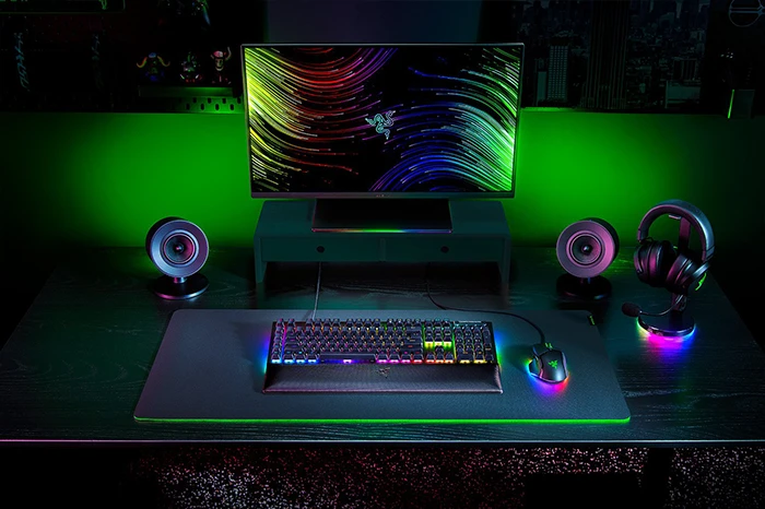 کیبورد سیمی مکانیکال گیمینگ Razer مدل BlackWidow V4 سوییچ سبز