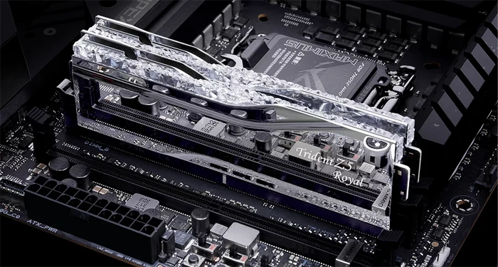 رم کامپیوتر 32 گیگابایت (16GB*2) G.Skill مدل Trident Z5 RGB DDR5 6400MHz CL32