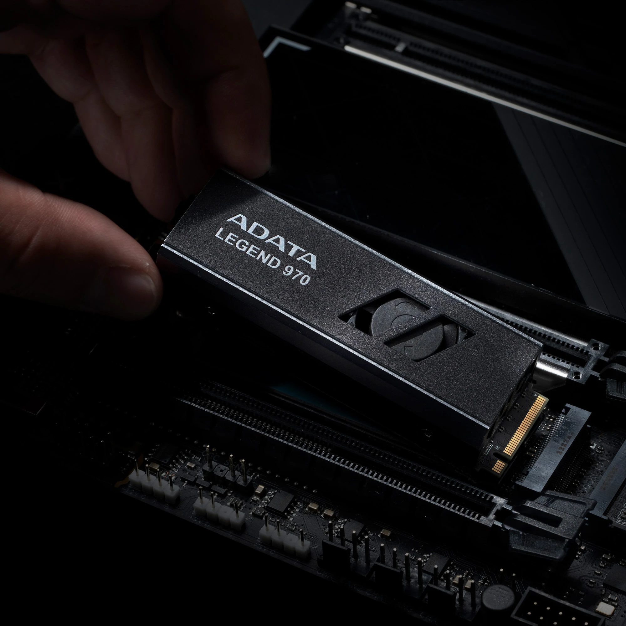 حافظه SSD اینترنال 2 ترابایت ADATA مدل LEGEND 970 NVME M.2‌ Heatsink‌