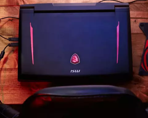 لپ تاپ 17.3اینچی MSI GAMING مدل GT75 TITAN 8SG