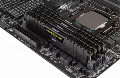 رم 16گیگابایت مارک Corsair مدل VENGEANCE LPX GX4M2B3000C15R