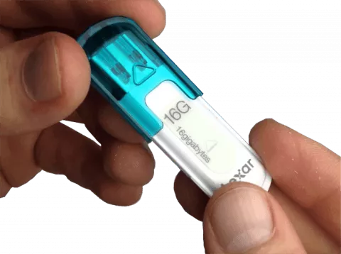 فلش مموری 16گیگابایت Lexar مدل JUMPDRIVE V10