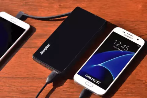 پاور بانک 10000میلی آمپر ساعت Energizer مدل UE10016CQ