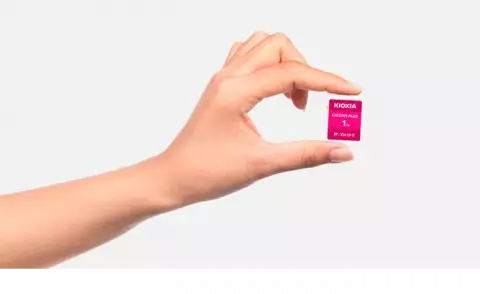 مموری کارت 64 گیگابایت KIOXIA مدل EXCERIA PLUS کلاس 10 استاندارد UHS-I U3 همراه با آداپتور